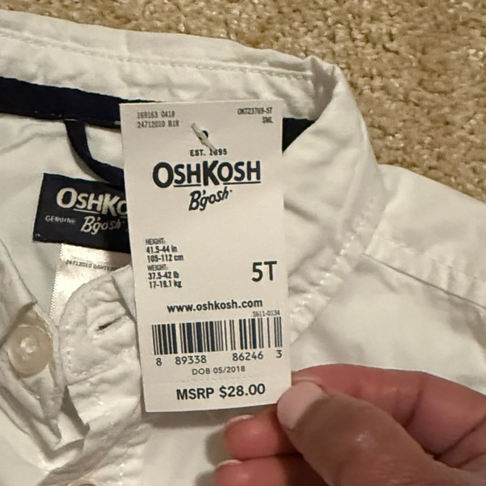 OshKosh B'gosh Classic White Button Down Shirt. NWT. Size 5T. Boys.